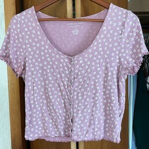 American Eagle soft and sexy snap button down ribbed floral top